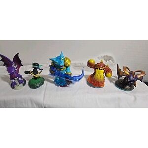 lot of skylanders 5 figures‎
